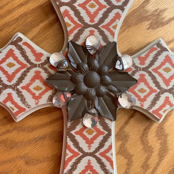 15.5in Layered hanging cross, brown, orange, tan, farmhouse, shabby, wall decor - Picture 2 of 7